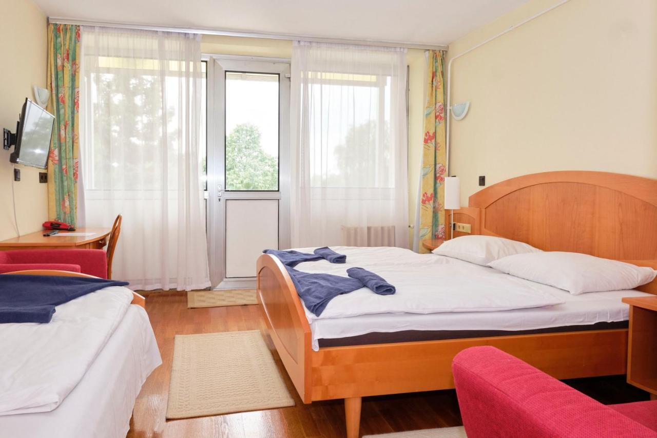 Retro Lido - Hotel Vonyarcvashegy